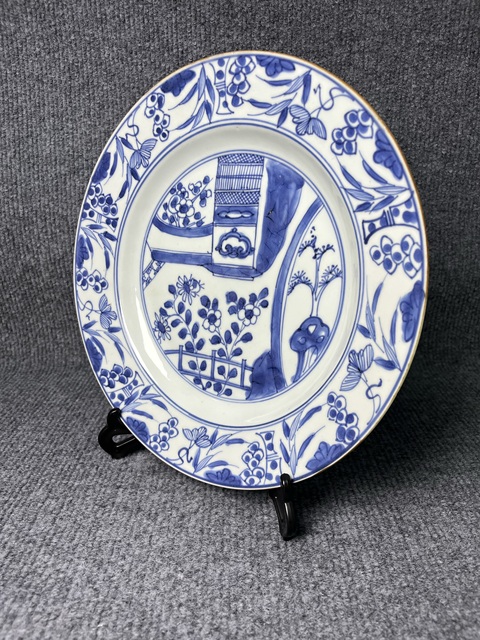 古玩陶瓷康熙青花庭院洞石花卉紋大盤真品鑒賞圖