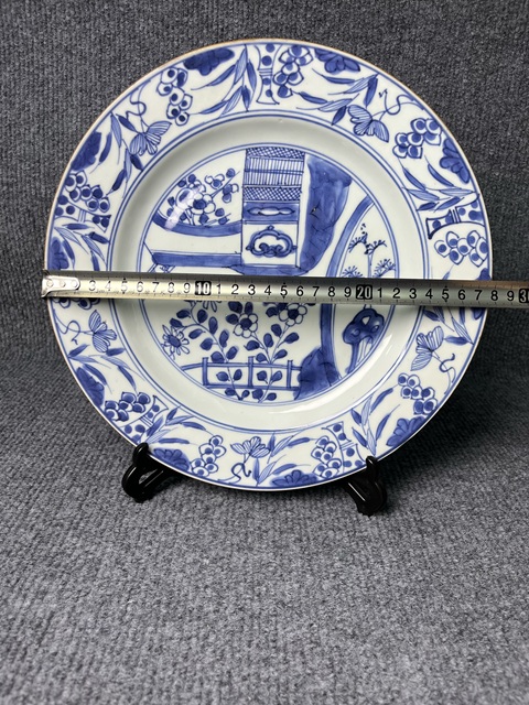 古玩陶瓷康熙青花庭院洞石花卉紋大盤真品鑒賞圖