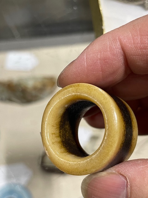 古玩玉器鹿角扳指真品鑒賞圖