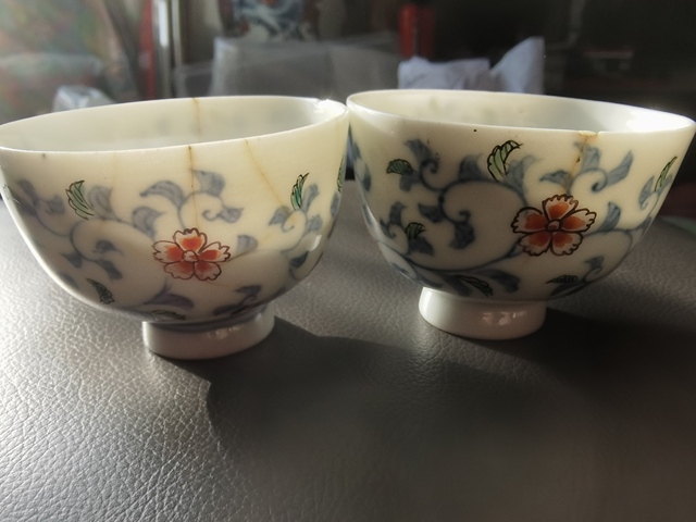 古玩陶瓷花卉紋杯真品鑒賞圖