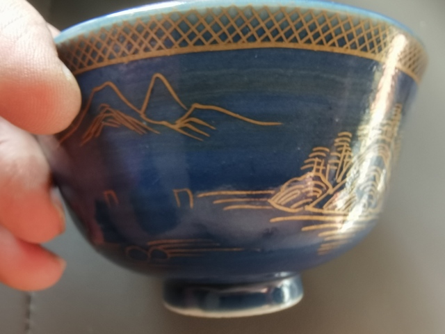 古玩陶瓷清晚期祭藍描金山水杯（日本）真品鑒賞圖