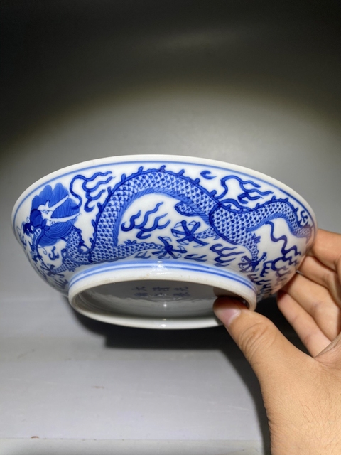古玩陶瓷龍紋青花盤真品鑒賞圖