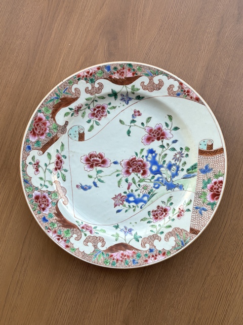 古玩陶瓷粉彩花卉紋折沿盤真品鑒賞圖