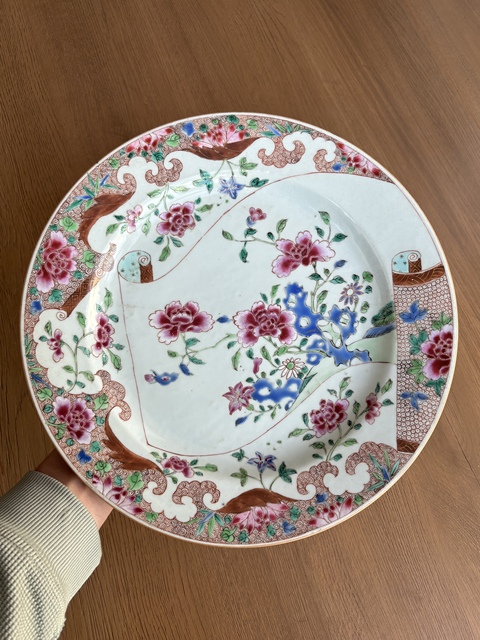 古玩陶瓷粉彩花卉紋折沿盤真品鑒賞圖