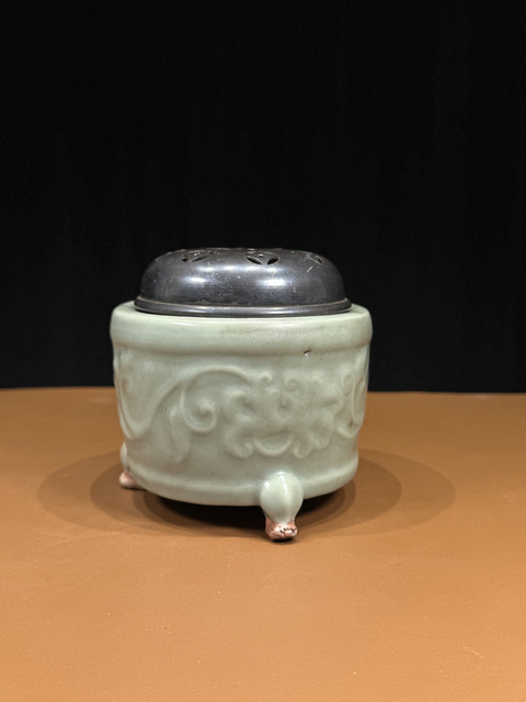 古玩陶瓷日本明治仿龍泉香爐真品鑒賞圖