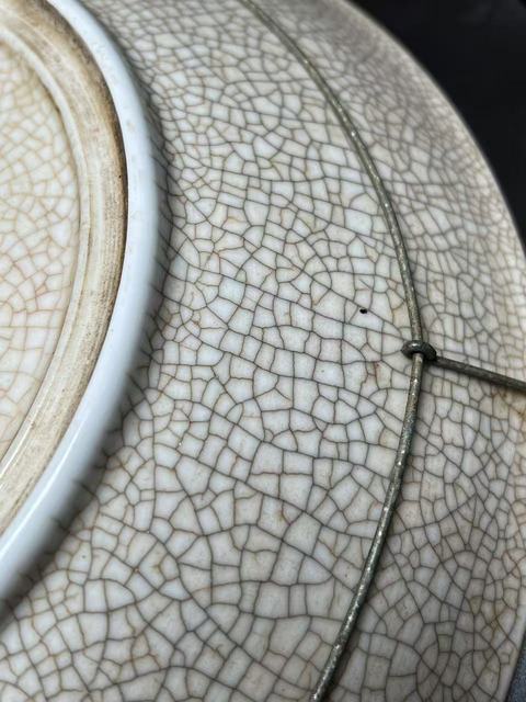 古玩陶瓷哥釉五彩雙鳳牡丹花紋盤真品鑒賞圖