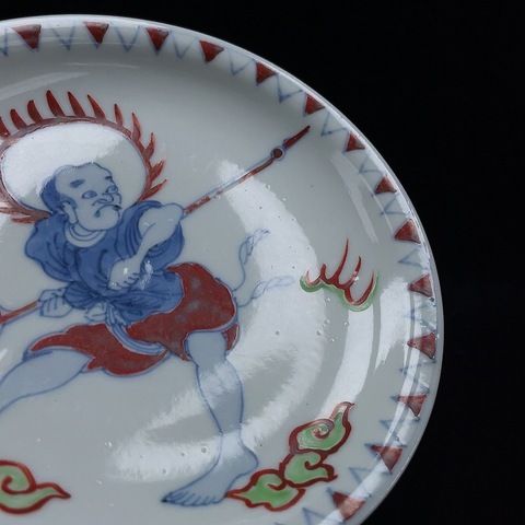 古玩陶瓷青花紅綠彩盤真品鑒賞圖