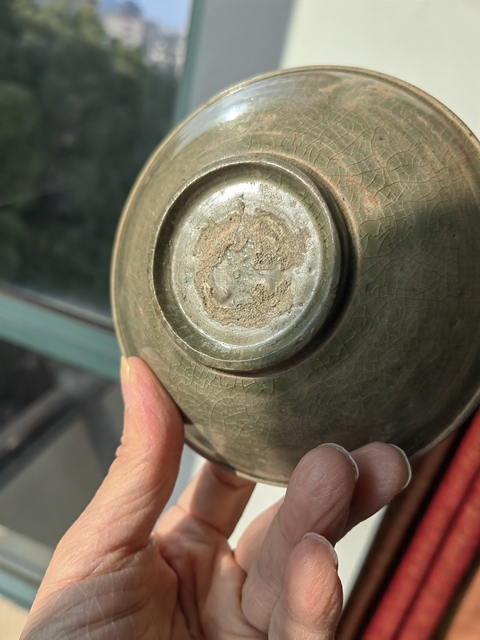 古玩陶瓷龍泉青瓷刻花斗笠碗真品鑒賞圖