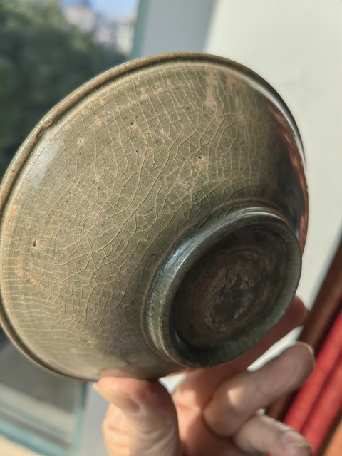 古玩陶瓷龍泉青瓷刻花斗笠碗真品鑒賞圖