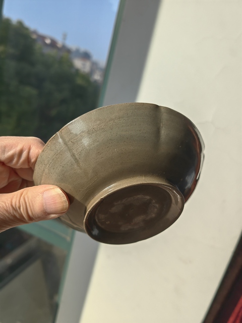 古玩陶瓷越窯青瓷葵口碗真品鑒賞圖