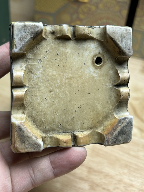 古玩陶瓷粉彩夔龍紋四方燭臺真品鑒賞圖