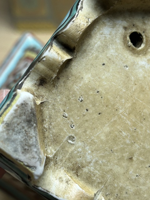 古玩陶瓷粉彩夔龍紋四方燭臺真品鑒賞圖