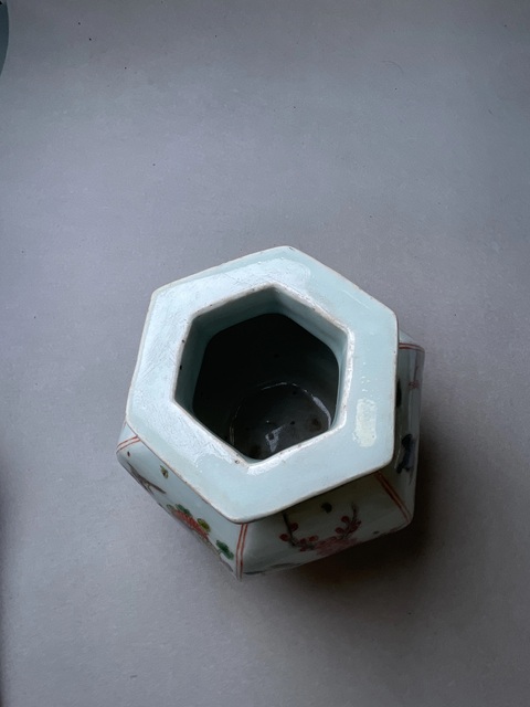 古玩陶瓷五彩花鳥紋六方花囊真品鑒賞圖