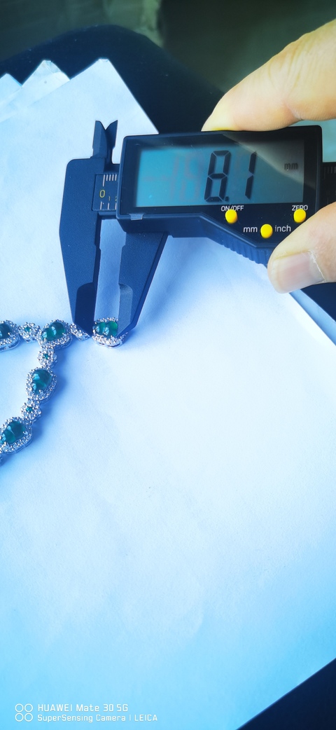 古玩玉器翡翠胸墜真品鑒賞圖