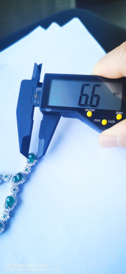 古玩玉器翡翠胸墜真品鑒賞圖