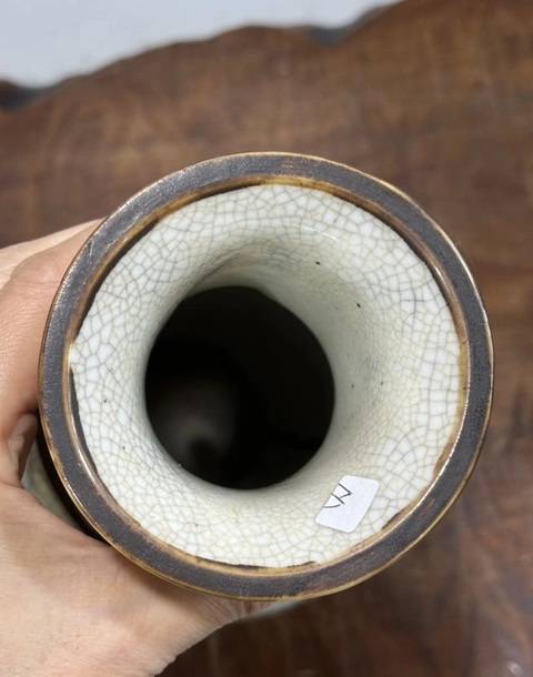 古玩陶瓷哥釉五彩刀馬人物瓶真品鑒賞圖