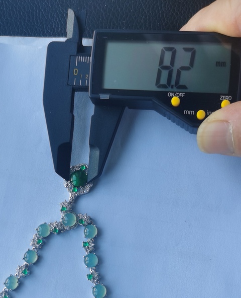 古玩玉器胸墜真品鑒賞圖