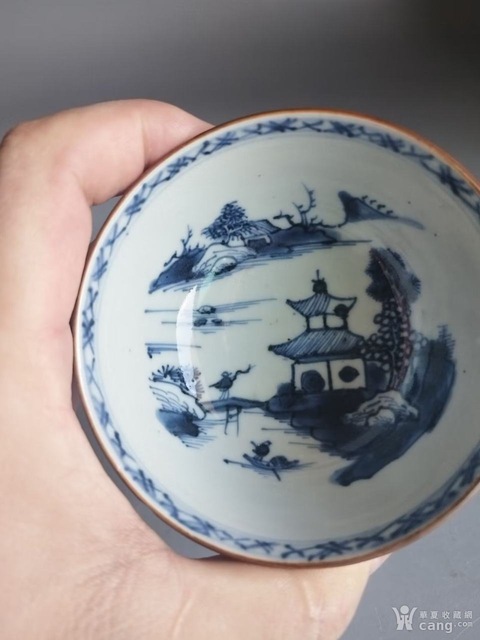 古玩陶瓷清乾隆外紫金釉內青花山水紋碗真品鑒賞圖