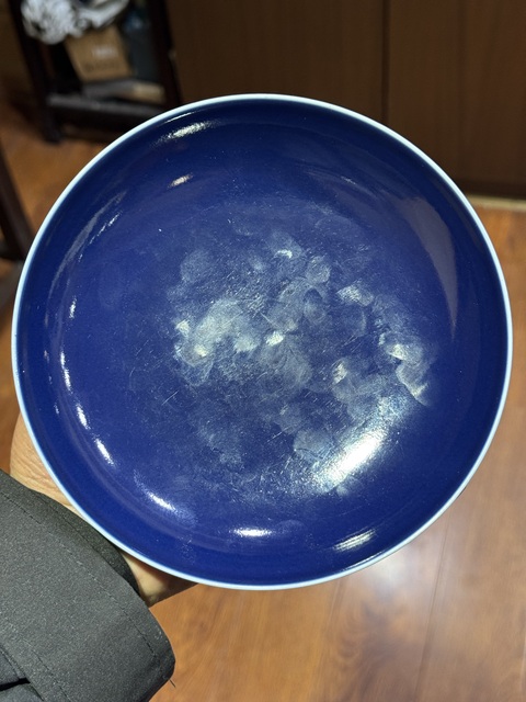 古玩陶瓷霽藍(lán)釉盤真品鑒賞圖