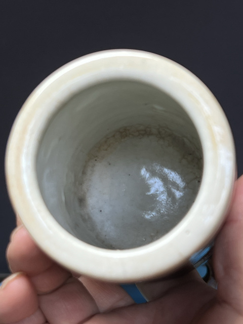 古玩陶瓷郎紅釉筆筒真品鑒賞圖