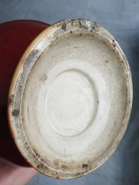 古玩陶瓷晚清郎紅釉瓶真品鑒賞圖