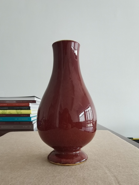 古玩陶瓷晚清郎紅釉瓶真品鑒賞圖