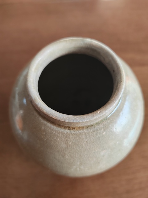 古玩陶瓷越窯系青瓷罐真品鑒賞圖