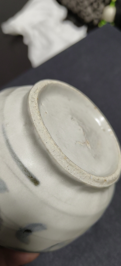 古玩陶瓷花卉紋青花蓋罐真品鑒賞圖