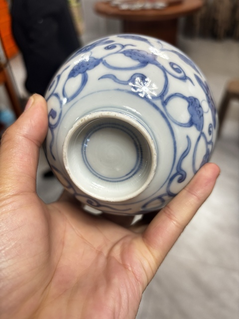 古玩陶瓷青花纏枝花卉紋蓮子碗真品鑒賞圖