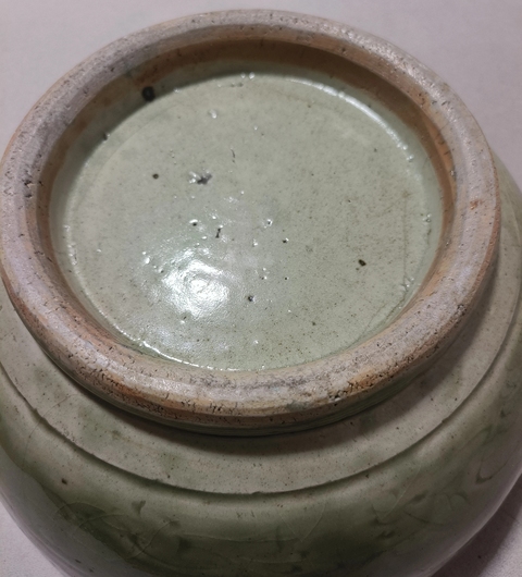 古玩陶瓷龍泉窯剔花大碗真品鑒賞圖