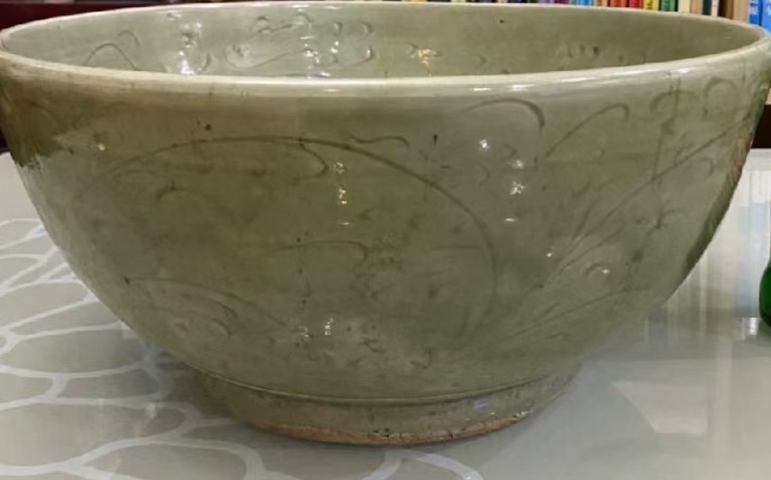 古玩陶瓷龍泉窯剔花大碗真品鑒賞圖