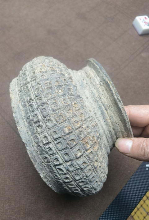 古玩陶瓷印花灰陶罐真品鑒賞圖