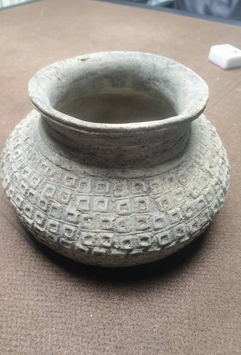 古玩陶瓷印花灰陶罐真品鑒賞圖