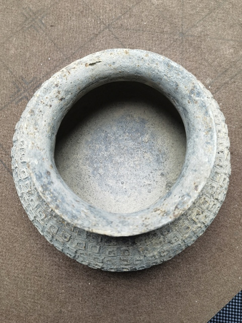 古玩陶瓷印花灰陶罐真品鑒賞圖