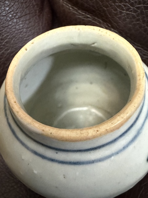 古玩陶瓷青花花卉紋罐真品鑒賞圖