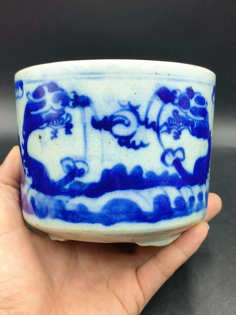 古玩陶瓷 青花二龍戲珠三足筒式香爐真品鑒賞圖