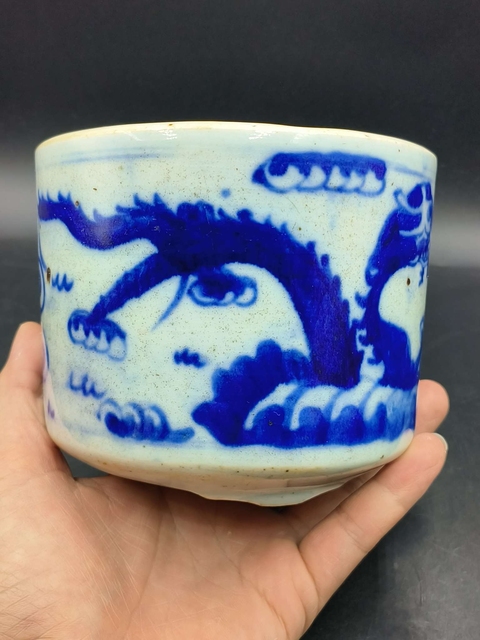 古玩陶瓷 青花二龍戲珠三足筒式香爐真品鑒賞圖