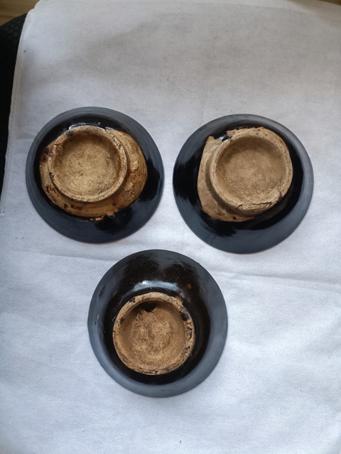 古玩陶瓷澀圈圈足疊燒工藝黑釉碗真品鑒賞圖