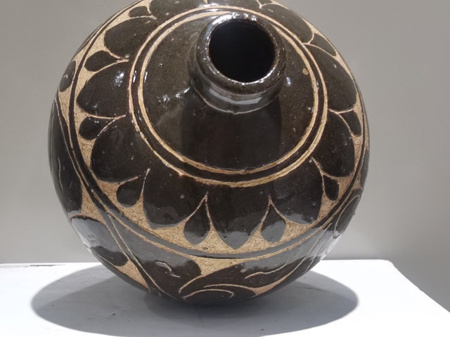 古玩陶瓷磁州窯剔刻花嘟嚕瓶真品鑒賞圖