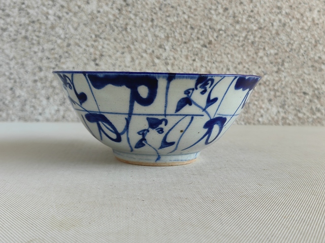 古玩陶瓷清中青花碗真品鑒賞圖