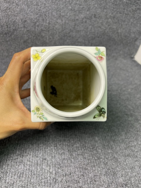 古玩陶瓷粉彩花卉紋琮式瓶真品鑒賞圖