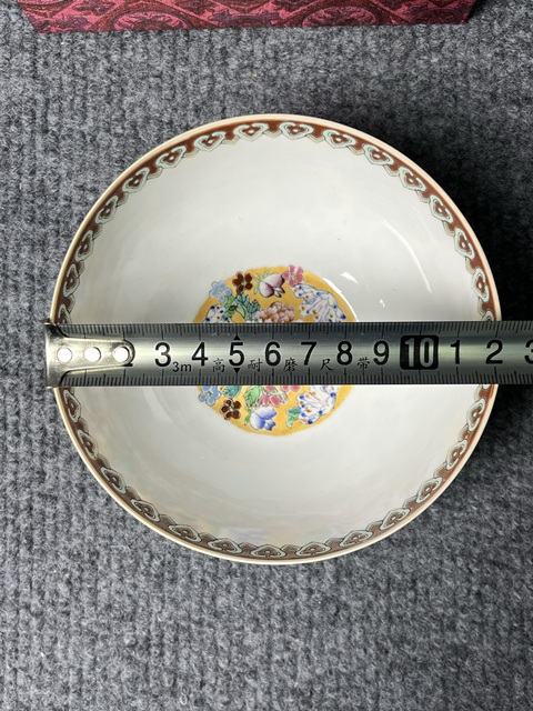 古玩陶瓷蛋殼瓷薄胎花卉紋碗真品鑒賞圖