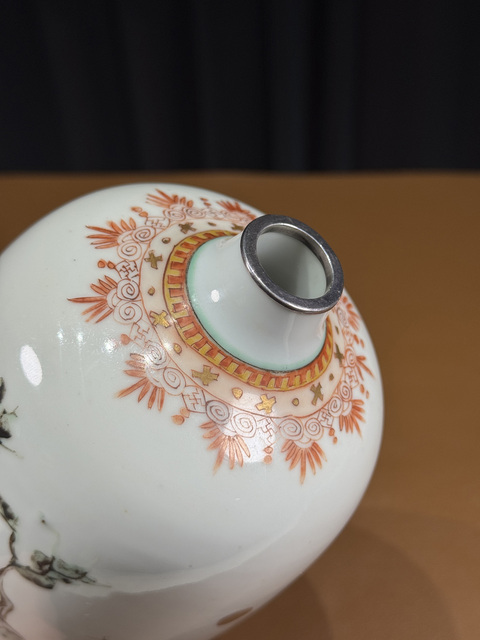 古玩陶瓷康熙五彩瓶真品鑒賞圖