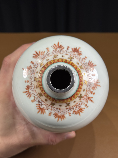 古玩陶瓷康熙五彩瓶真品鑒賞圖