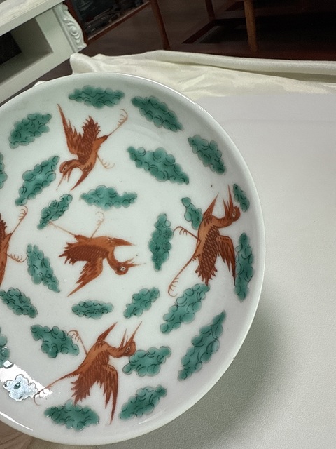 古玩陶瓷粉彩云鶴紋高足盤真品鑒賞圖