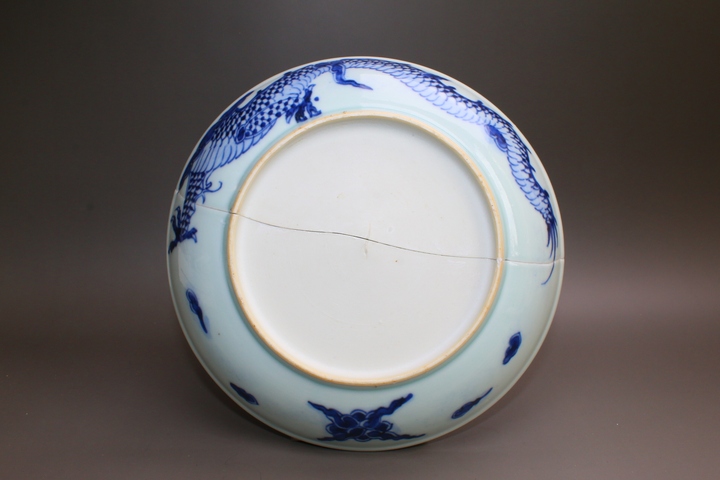 古玩陶瓷清雍正·青花過墻龍紋盤真品鑒賞圖