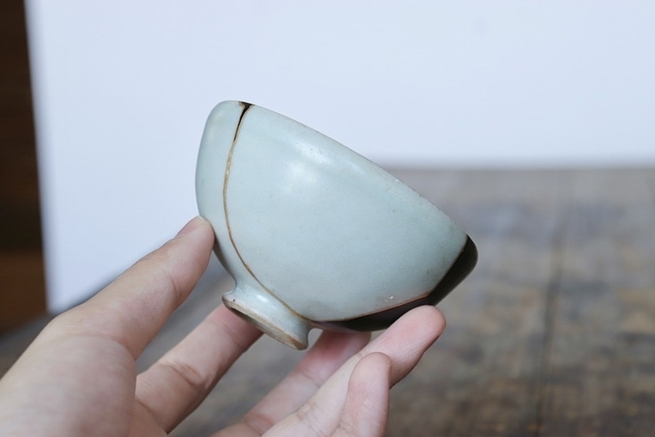 古玩陶瓷龍泉青瓷粉青釉泡泡盞真品鑒賞圖