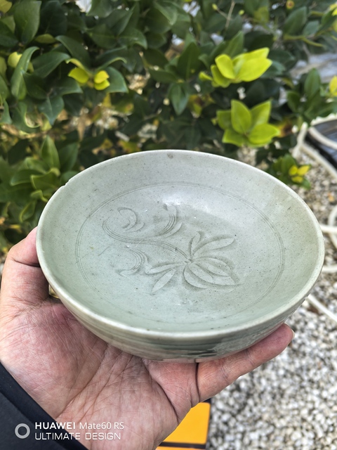 古玩陶瓷青瓷刻花諸葛碗真品鑒賞圖