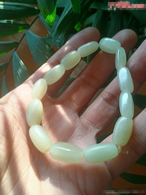 古玩玉器和田玉手串真品鑒賞圖