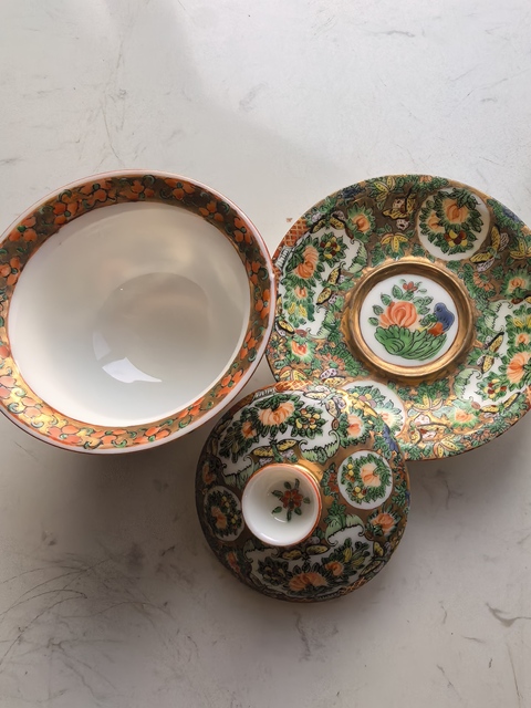 古玩陶瓷創匯廣彩人物故事蓋碗真品鑒賞圖